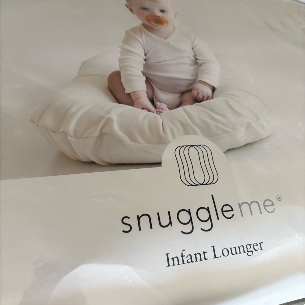 Snuggle Me Infant Lounger in Beige